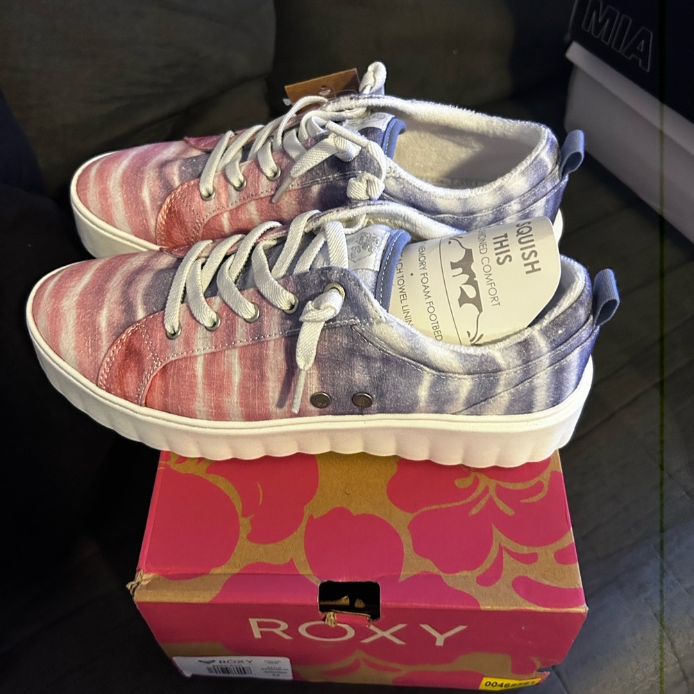 Roxy Tie-Dye Sneakers